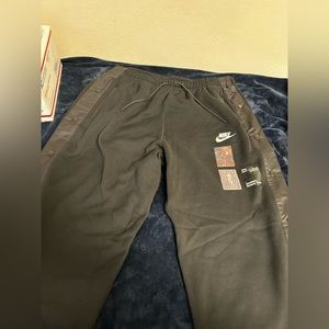 Nike joggers <special edition>